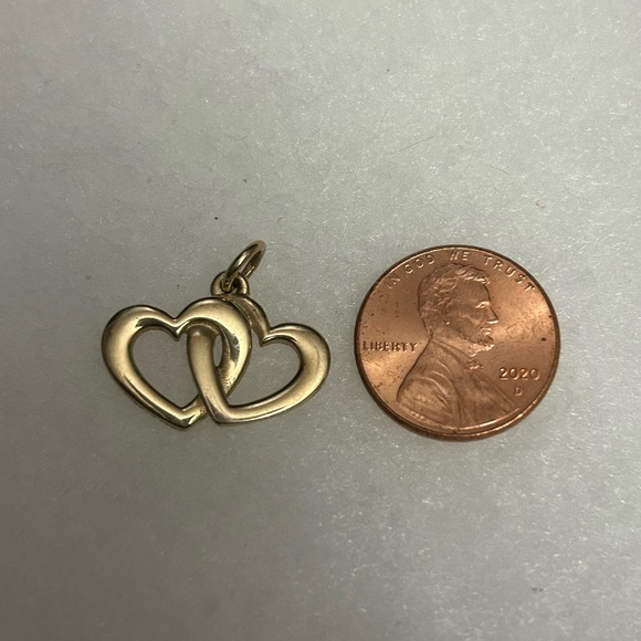 James Avery retired 585 Gold heart charm / pendant